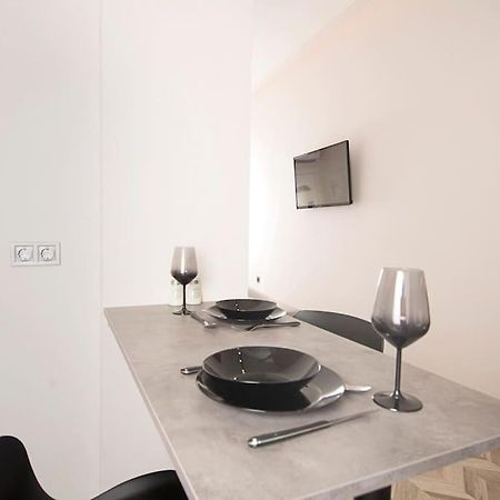 Joy'S Modern-Chic Home Каламата Экстерьер фото