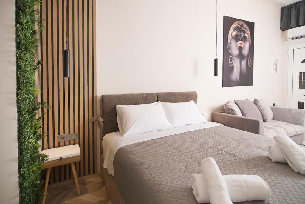 Joy'S Modern-Chic Home Каламата Экстерьер фото