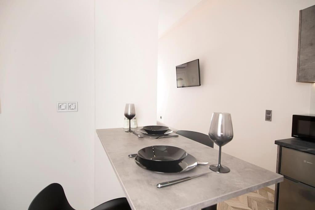 Joy'S Modern-Chic Home Каламата Экстерьер фото